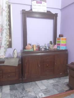 Full size dressing table