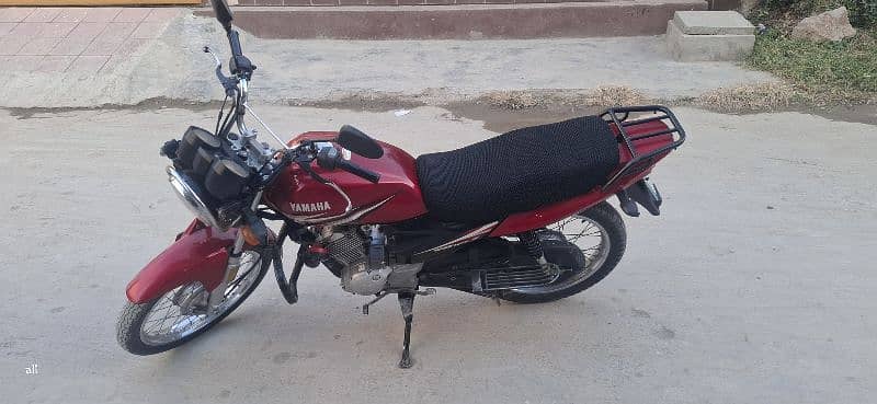 YAHAMA YB125Z LUSH CONDITION AVAILABLE 20K RUNNING ONLY 1