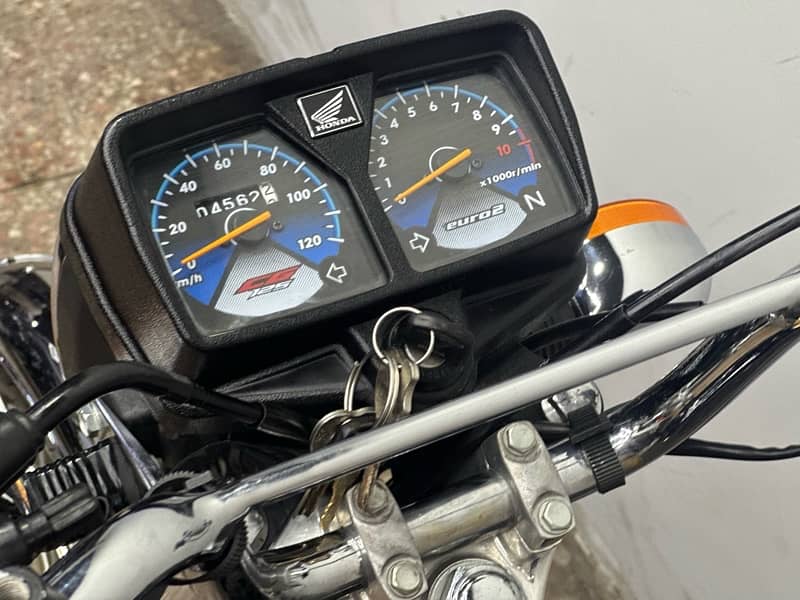 honda cg125 self start 2023 ( special edition ) 4