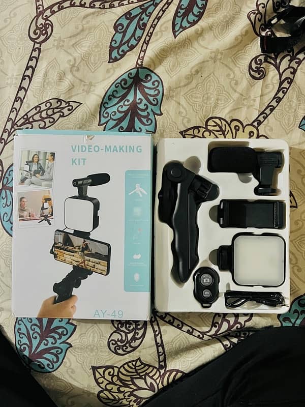 Video Making Kit Vlogging Tripod 2