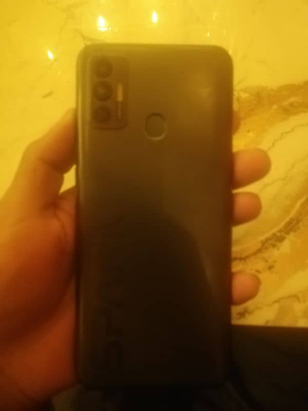 I selling tecno spark 7t. 1