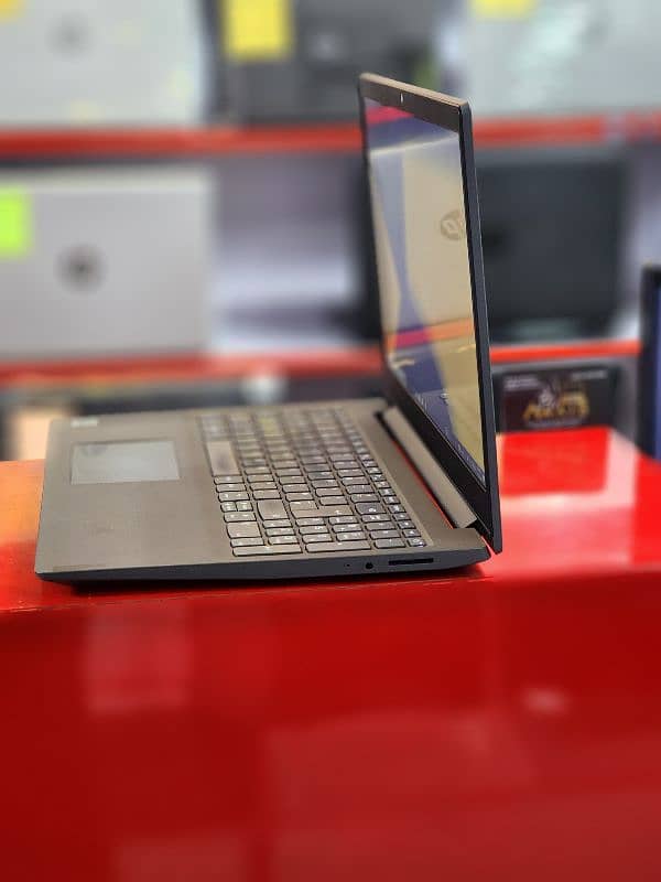 Lenovo v15 i5 10th generation Ram 8gb SSD 256gb 4