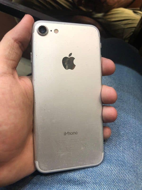 Apple iPhone 7 0