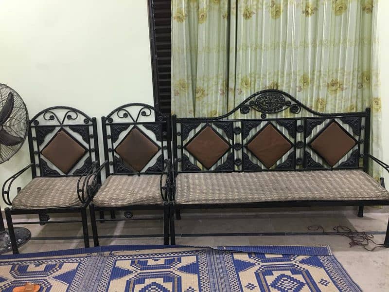 iron sofa 3 seater 0