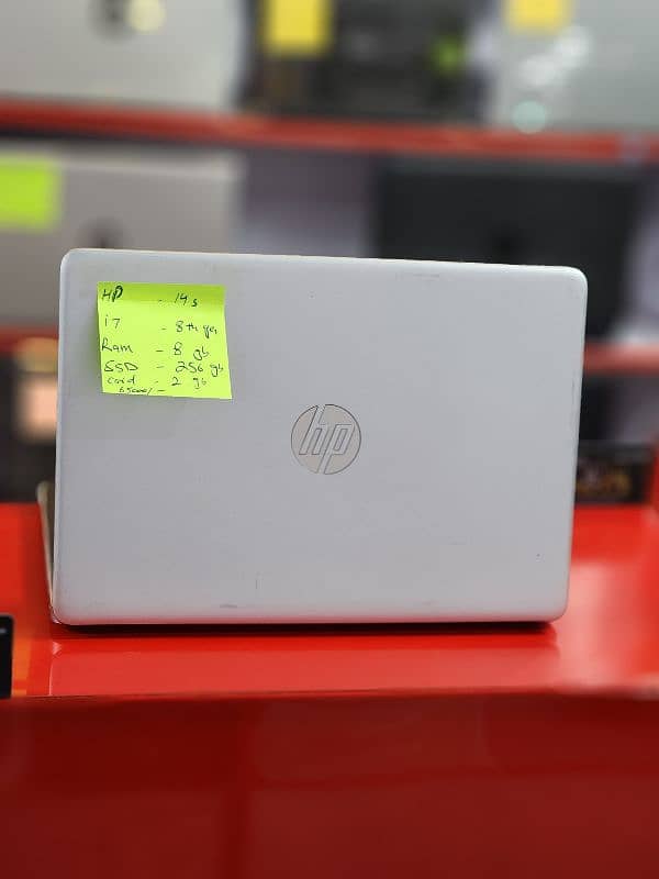 Hp 14s i7 8th Generation 2gb Graphics card Ram8gb SSD 256gb 3