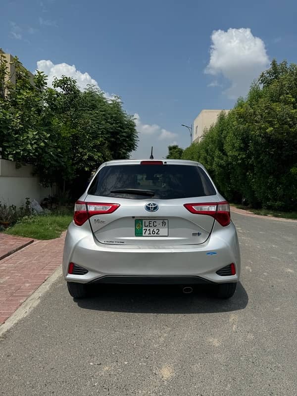 Toyota Vitz Hybrid 2019 import 3