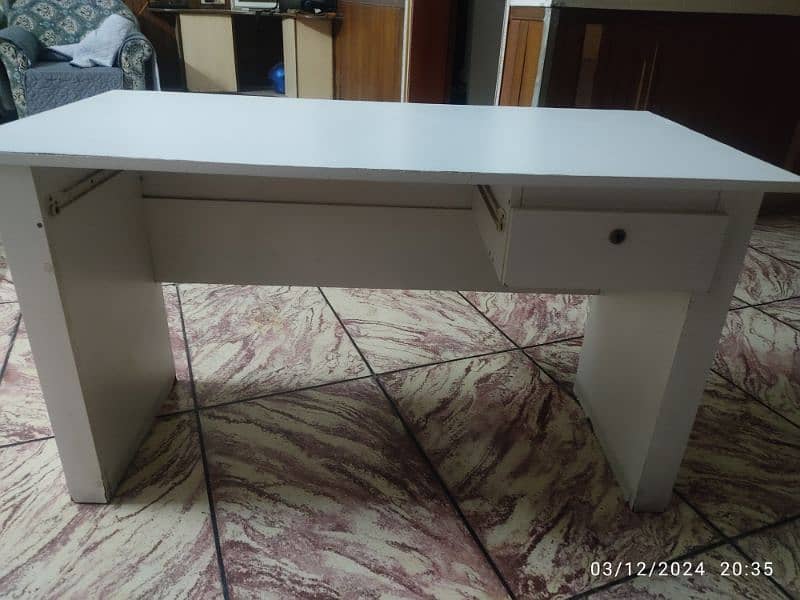 computer desk 2