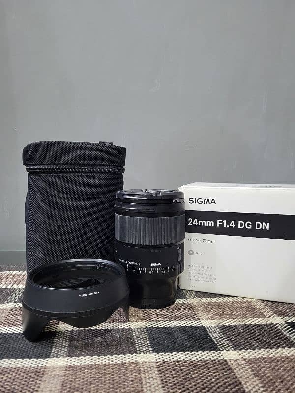 Sigma 24mm 1.4 DG DN with Box & Hood 0