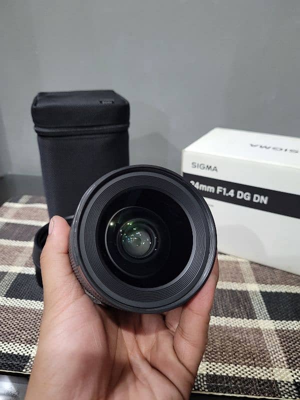 Sigma 24mm 1.4 DG DN with Box & Hood 2