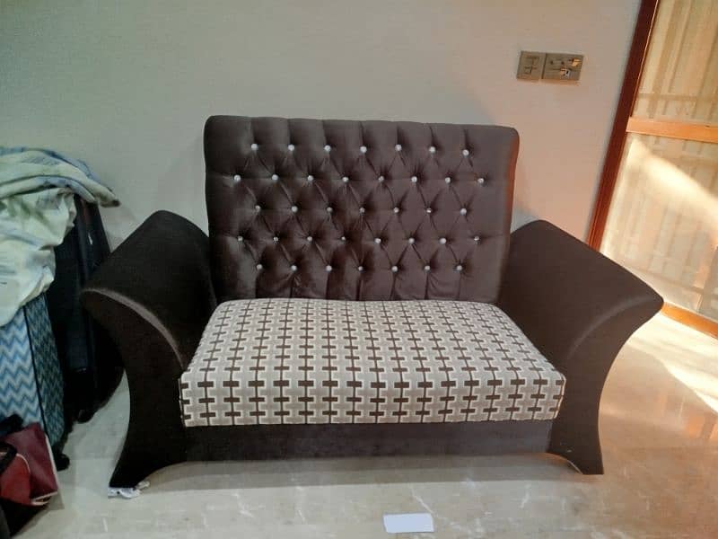 BRAND NEW - 7 SEATER SOFA 5