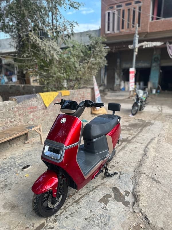 Electric scooty Ramza A700 0