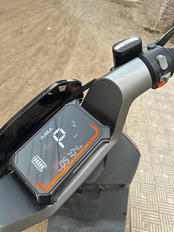 Electric scooty Ramza A700 4