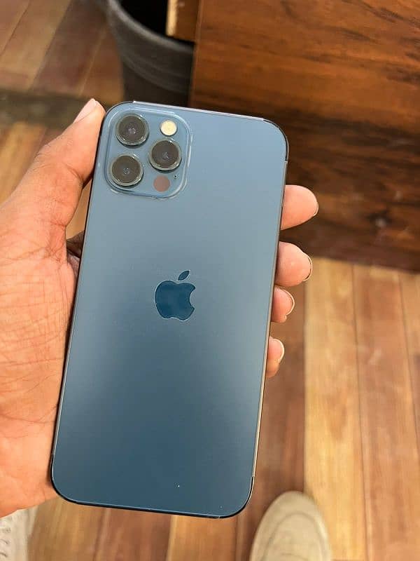 iphone 12 pro 10 by 10 Box blue color 4