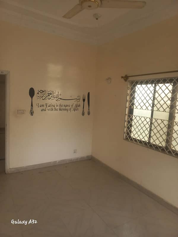 400 sqyd 3 bed dd corner portion available for rent 6