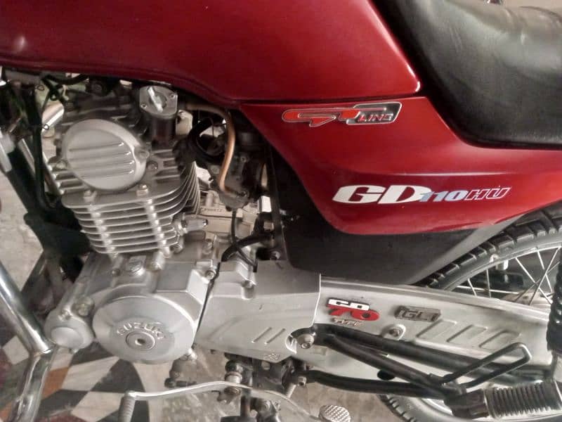 gd110 Suzuki bike red 2