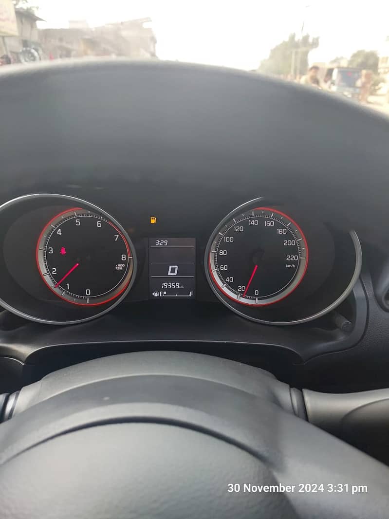 Suzuki Swift 2023 CVT 14