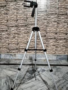 Tripod Stand by (RIVA)