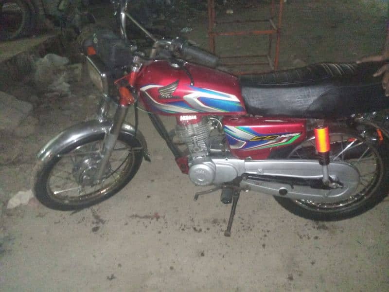 Honda 125 khanewal number 10