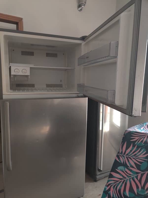 High Quality imported, Full Size Fridge - Great for large families 1