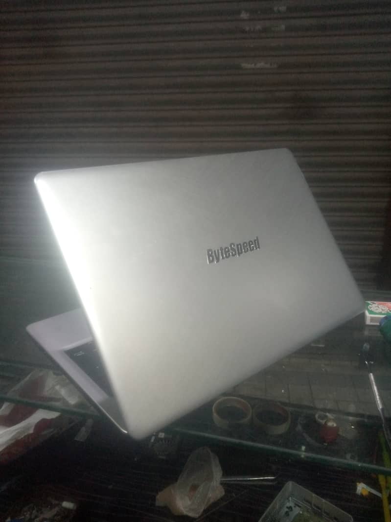 Used Like New Laptop 4