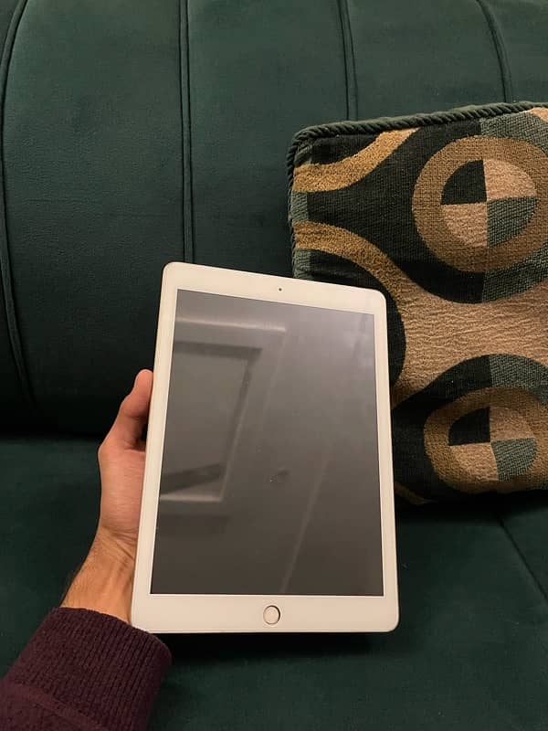 Ipad 5th generation Single Sim 3