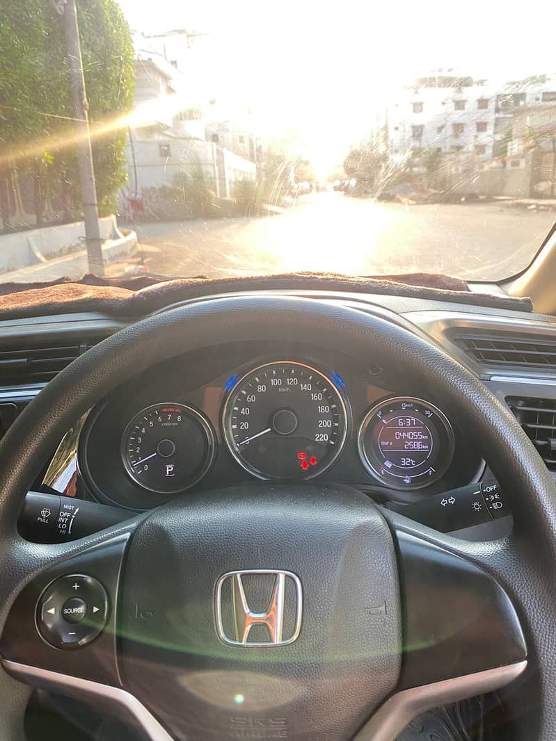 Honda City IVTEC 2022 1.2 cvt full original first owner in immaculate 0