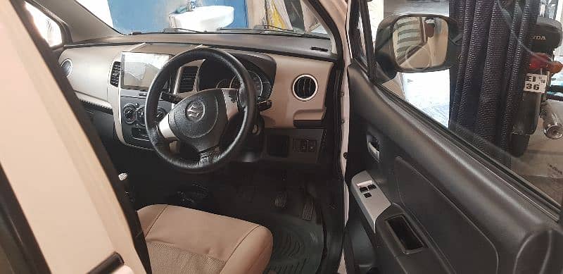 Suzuki Wagon R 2017 12