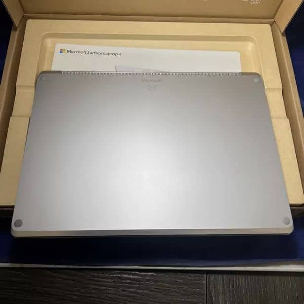 Microsoft Surface 4 / 1950 model / open box condition 2