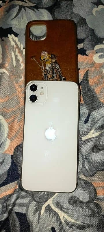 iphone 11 mint condition 128 gb 0