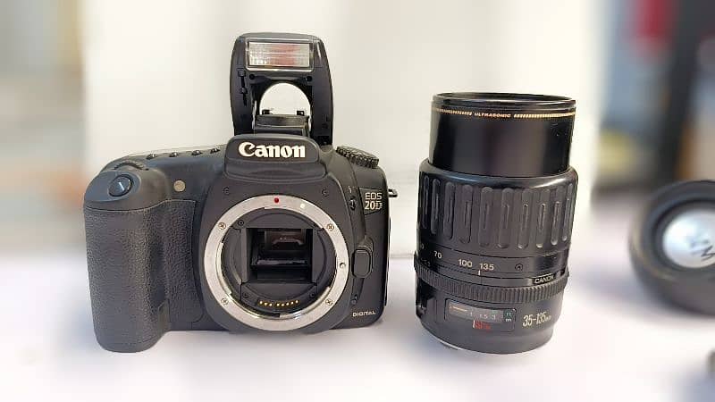 Dslr canon 20-d with 35-135mm lens for best background bluring HD 1