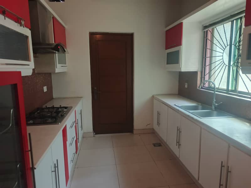 10 Marla House Available For Rent In DHA Phase 5 4