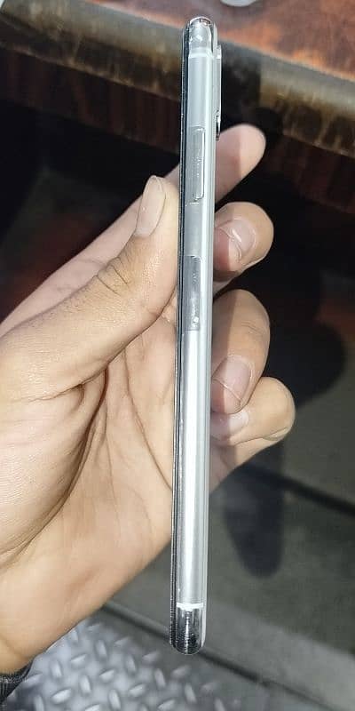 I phone XS Max 64Gb Official PTA Approved 1