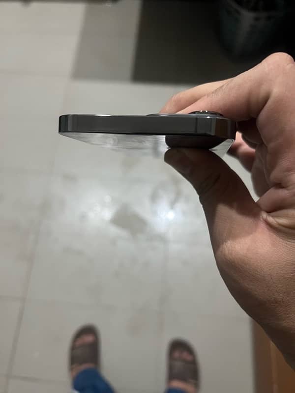 iphone 13 pro max 1tb jv black only phone 4