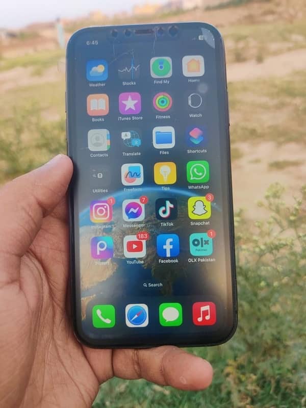 Iphone 11 Factory unlock 128gb LLA model waterpack. 7