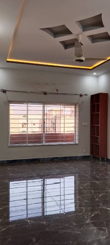 zaraj housing society islamabd 14 marla upper portion avaliable for rent 1