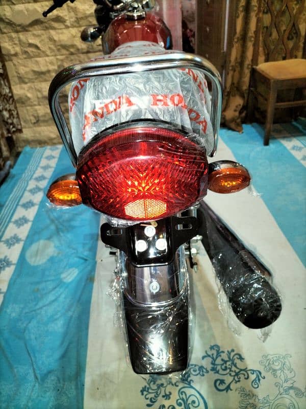 Honda CG 125 2024 4 month brand new bike zero meter bike 3