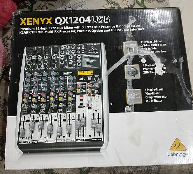 Behringer Xenyx QX1204USB 3