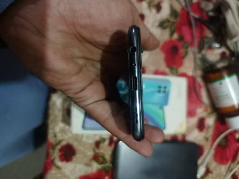 Oppo f17 Pro 8gb 128gb all okay bus panel change ha 4