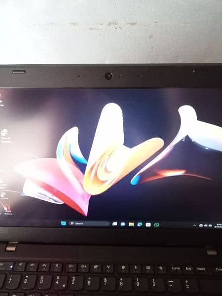 Lenovo 8th Gen Core i3 8GB RAM 256 SSD Full Touch Screen & Finger Lock 2