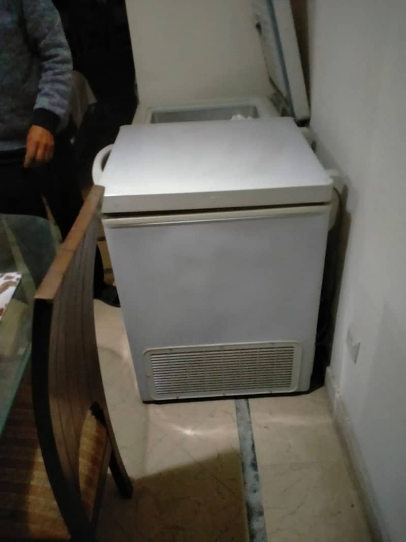 Dawlence 2 door deep freezer clean 3