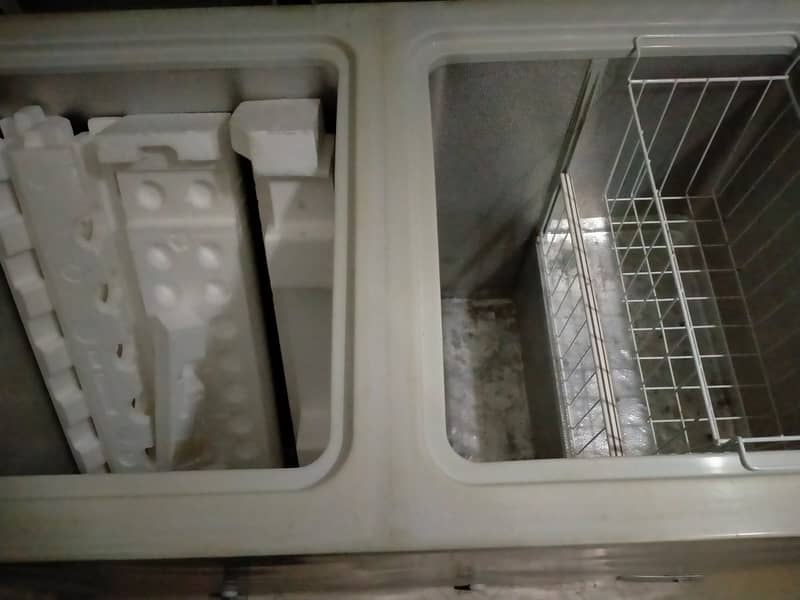 Dawlence 2 door deep freezer clean 6