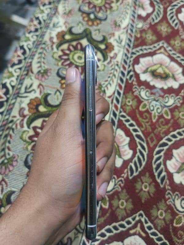 Iphone X 64 GB Non PTA 1