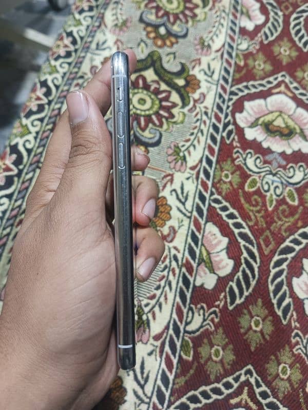 Iphone X 64 GB Non PTA 3