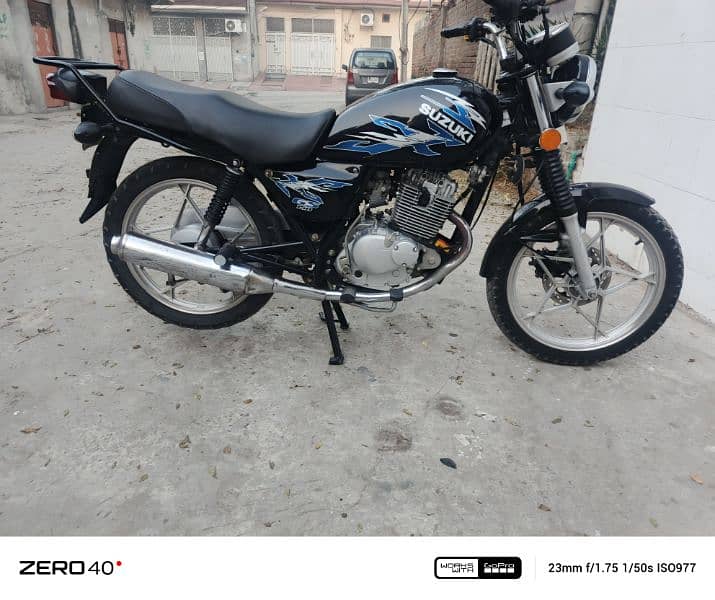 Suzuki gs 150 se 2021 1