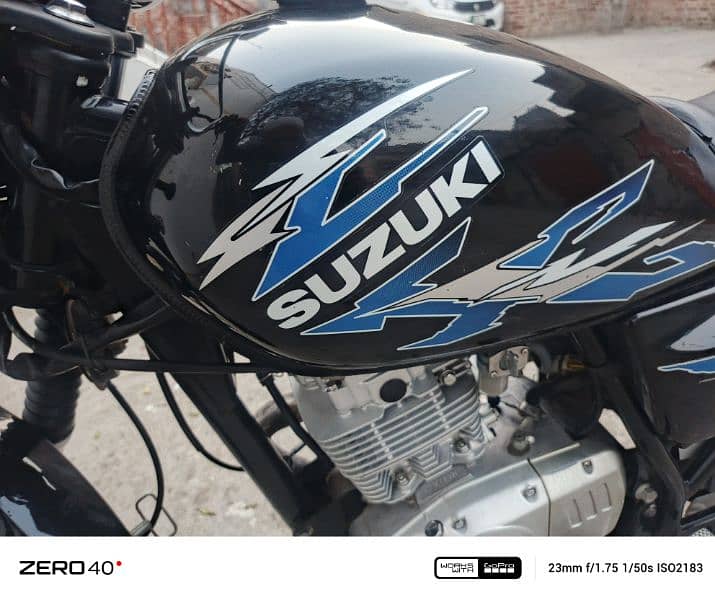 Suzuki gs 150 se 2021 2