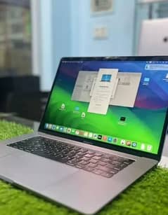 apple macbook pro 2019 10/10 condition