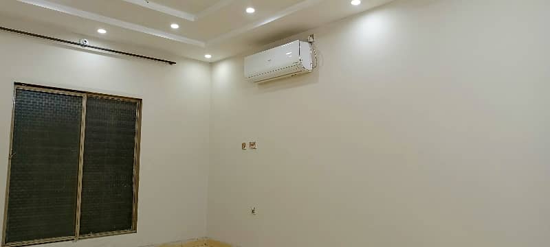 6 Marla upper portion available for Rent in beghem pura stop gt road 23