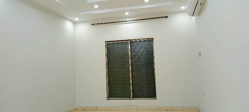 6 Marla upper portion available for Rent in beghem pura stop gt road 24