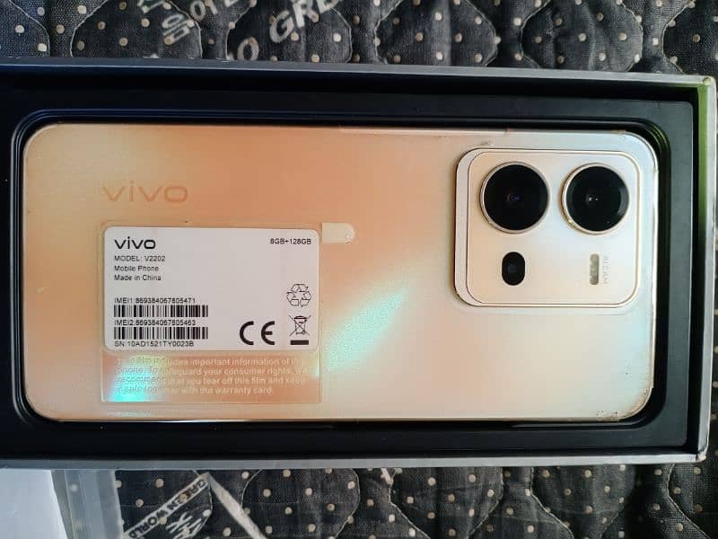 All ok hi original box charger sath hi condition 10/10 vivo v25non pta 1