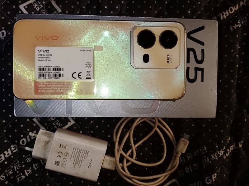 All ok hi original box charger sath hi condition 10/10 vivo v25non pta 6